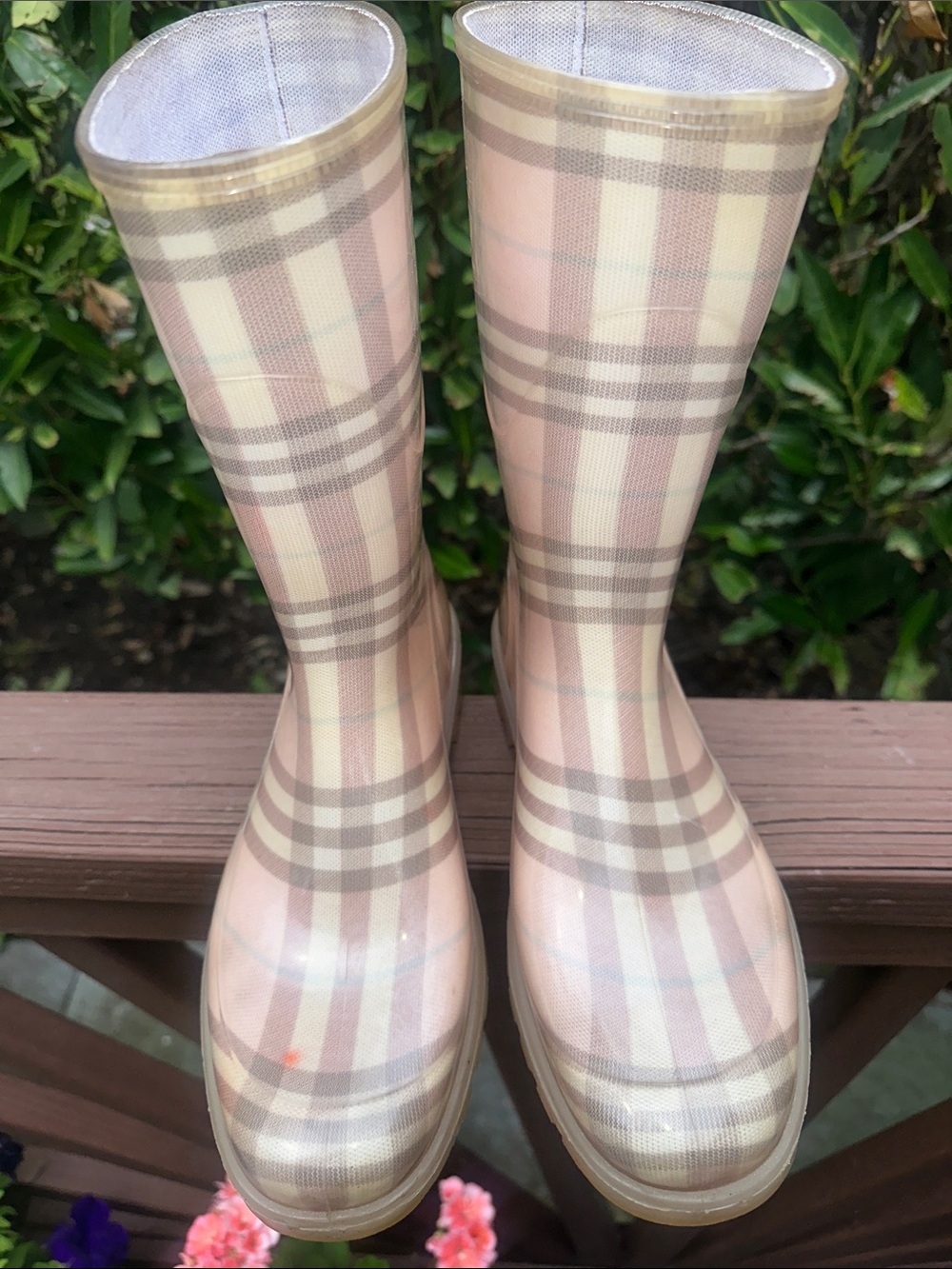 Vintage Baby pink Burberry rubber rain boots - Picture 1 of 17